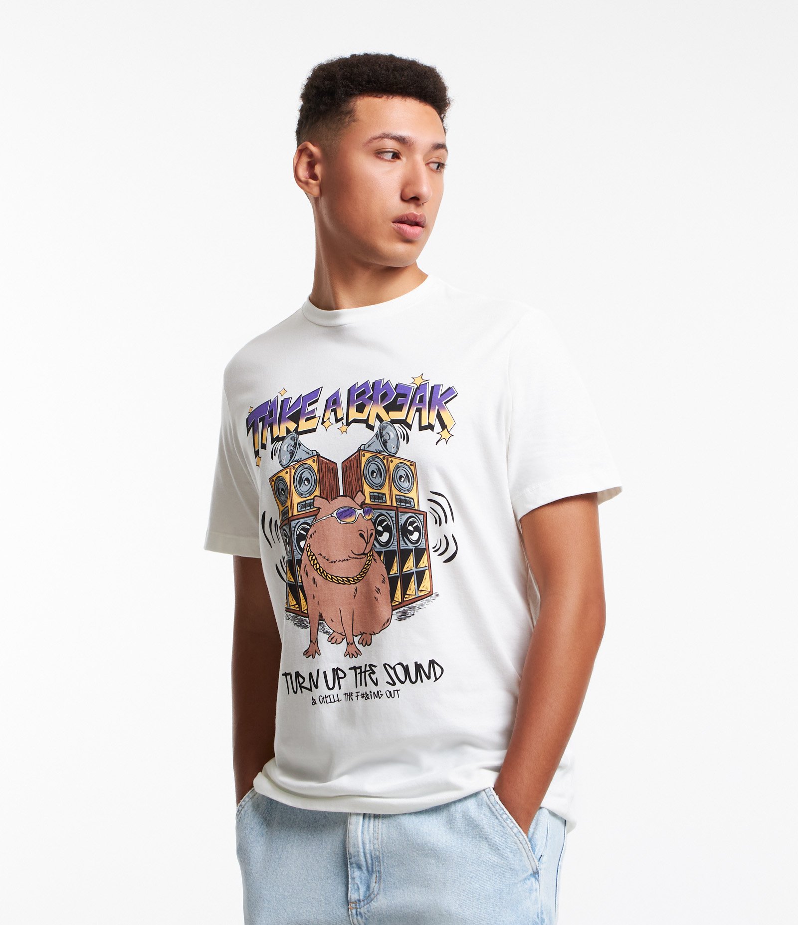 Camiseta Comfort em Algodão com Estampa Capivara Take a Break Branco 1