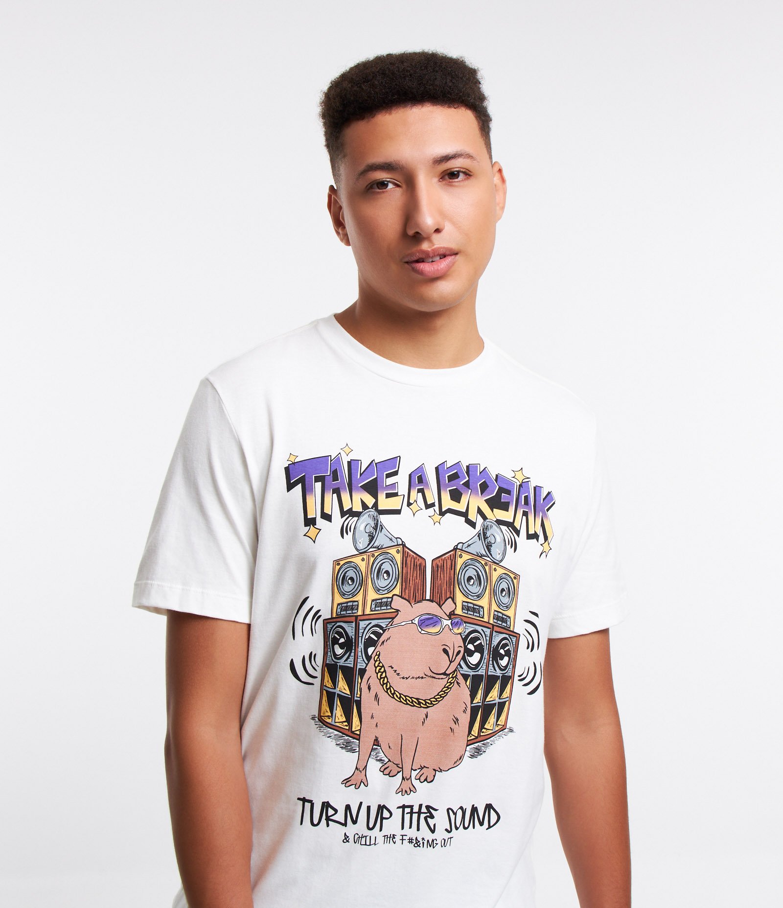 Camiseta Comfort em Algodão com Estampa Capivara Take a Break Branco 4