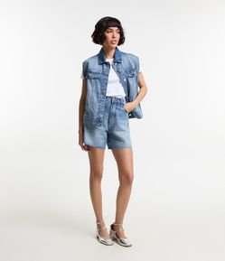 Short Mom em Jeans com Barra Cortada e Brilho