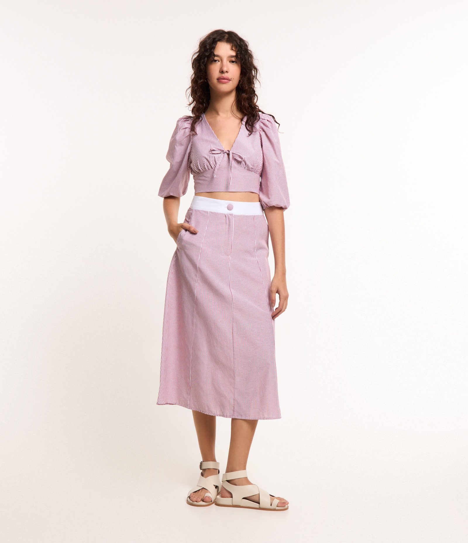 Blusa Cropped em Tricoline Listrado com Manga 3/4 e Fio Tinto Rosa 2