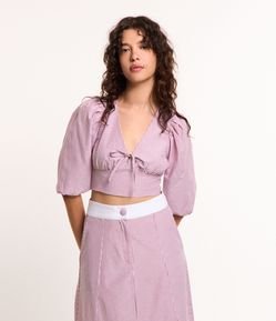 Blusa Cropped em Tricoline Listrado com Manga 3/4 e Fio Tinto