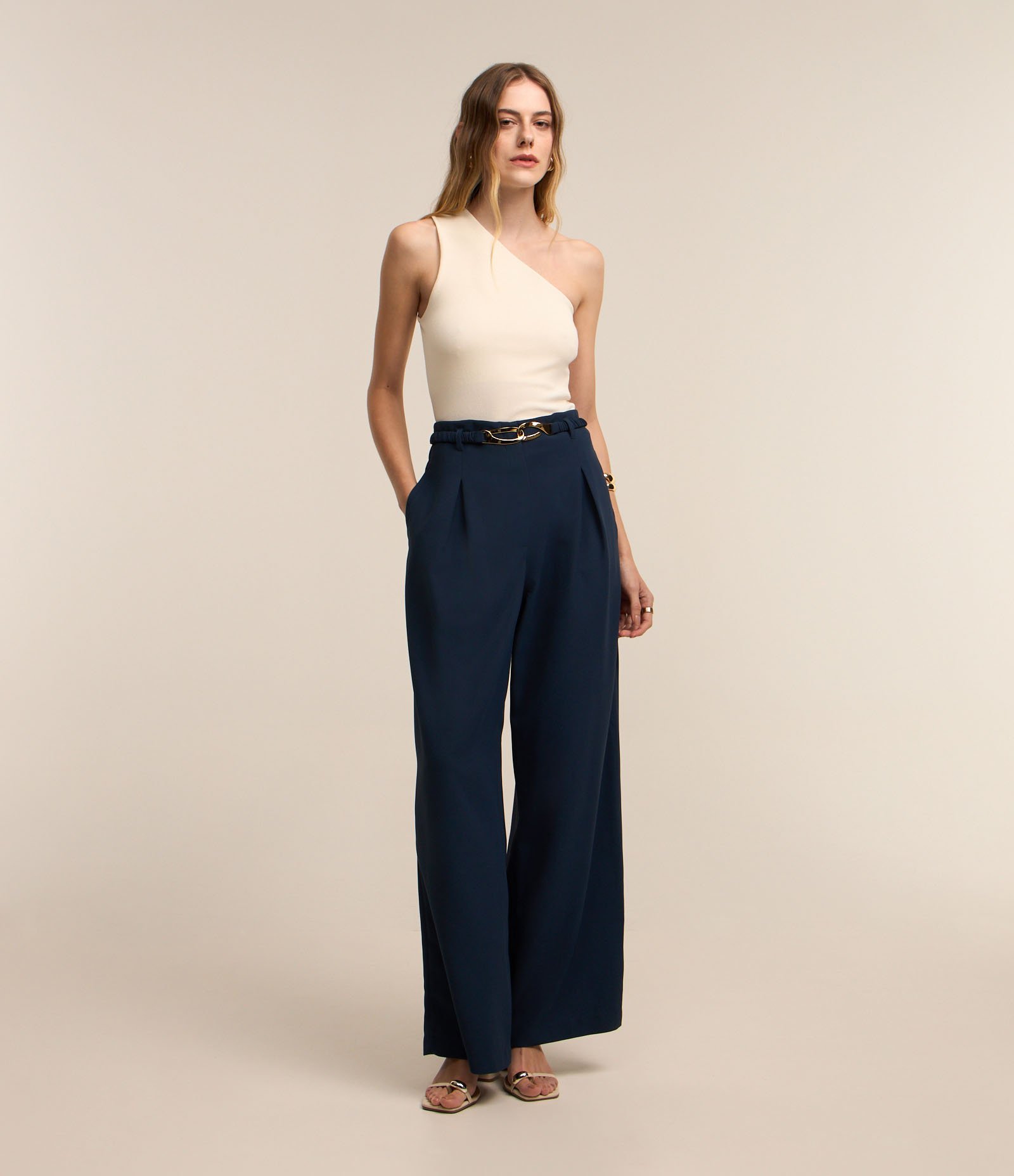 Calça Wide Leg Alfaiatada com Cinto de Fivela Diferenciada Azul 1