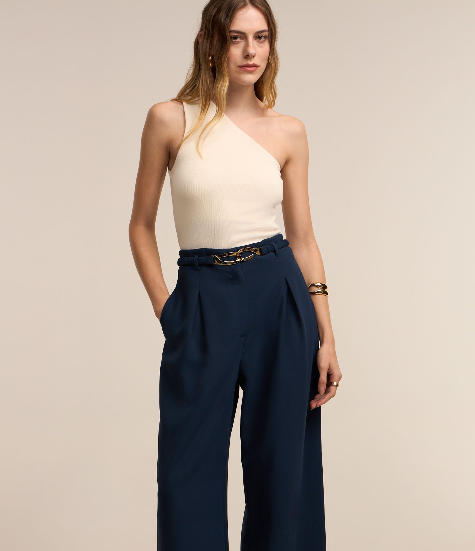 Calça Wide Leg Alfaiatada com Cinto de Fivela Diferenciada Azul 2