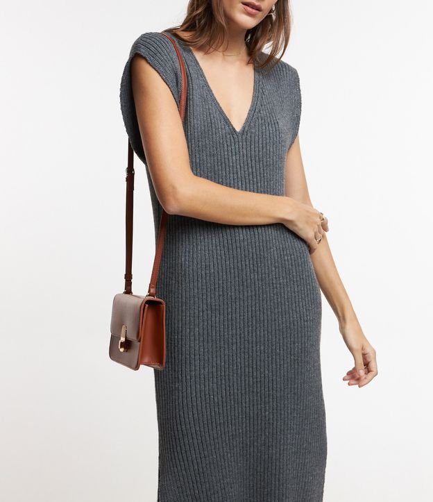 Vestido Midi em Tricô com Fendas Laterais e Textura Canelada