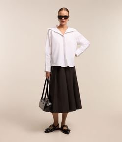 Saia Midi Alfaiatada com Pregas e Zíper na Lateral do Cós