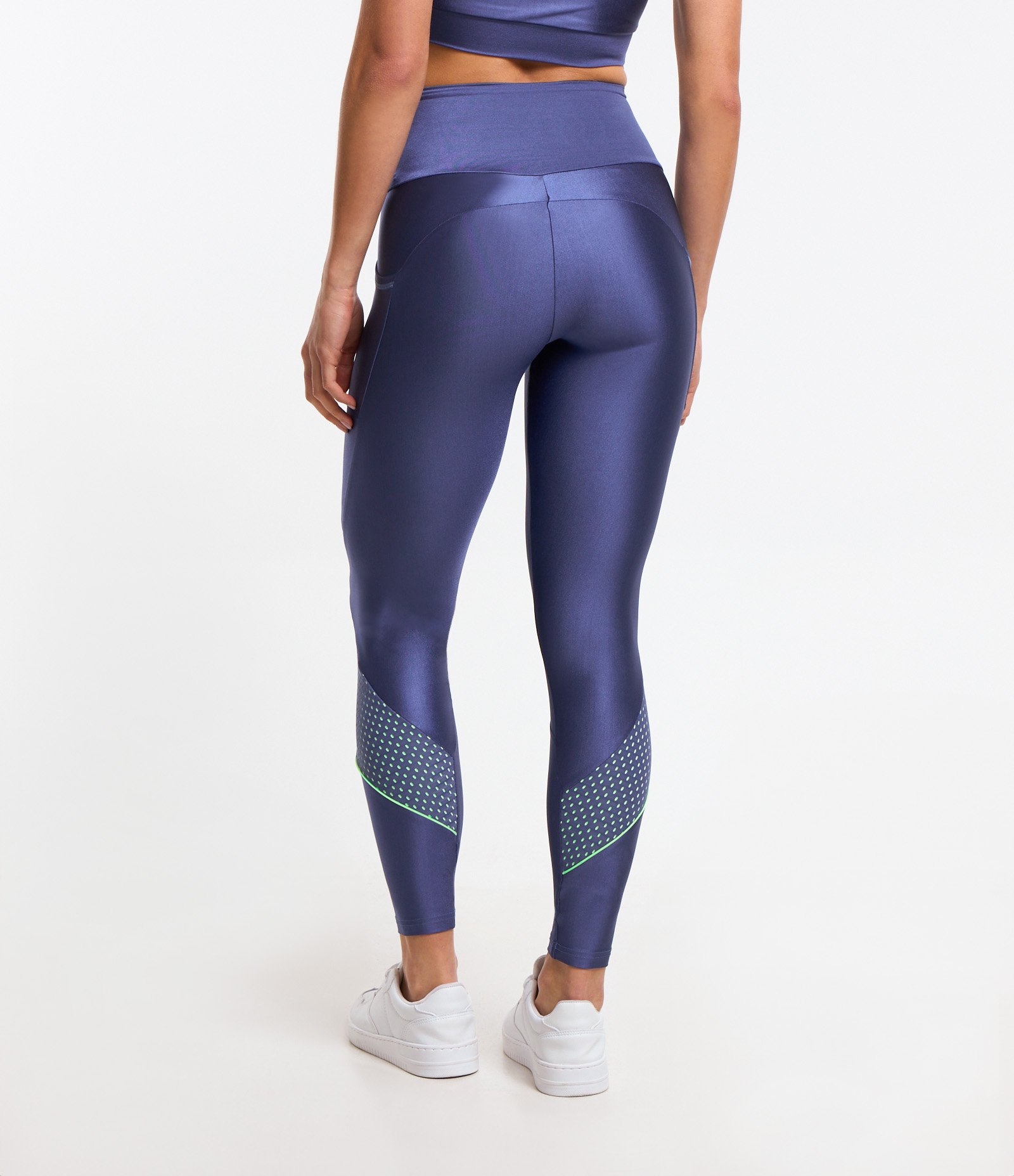 Calça Leggingg Esportiva em Microfibra com Bolsos e Contrastes Azul 4