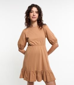 Vestido Curto com Elástico na Cintura e Babado na Barra