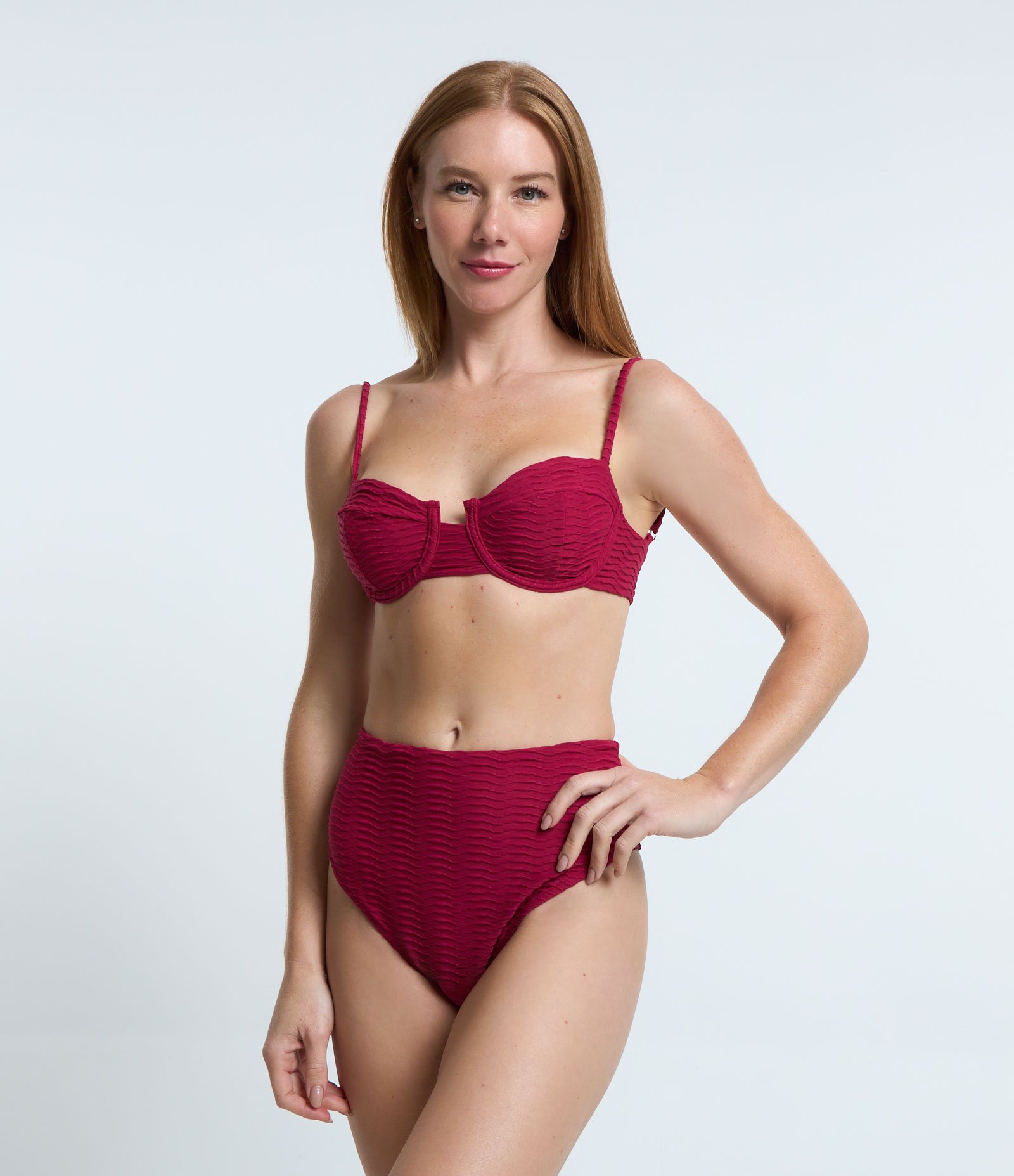 Biquíni Top Meia Taça em Microfibra Texturizado Vermelho Bordô 2