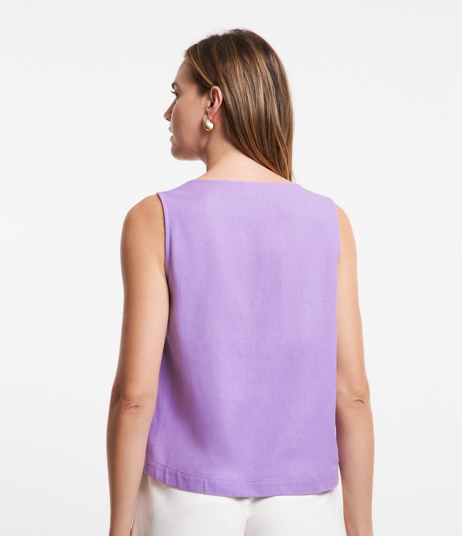 Blusa sem Manga em Viscolinho com Pregas e Detalhes em Botões Lilás 5
