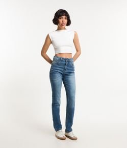 Calça Reta em Jeans com Bolsos com Recortes