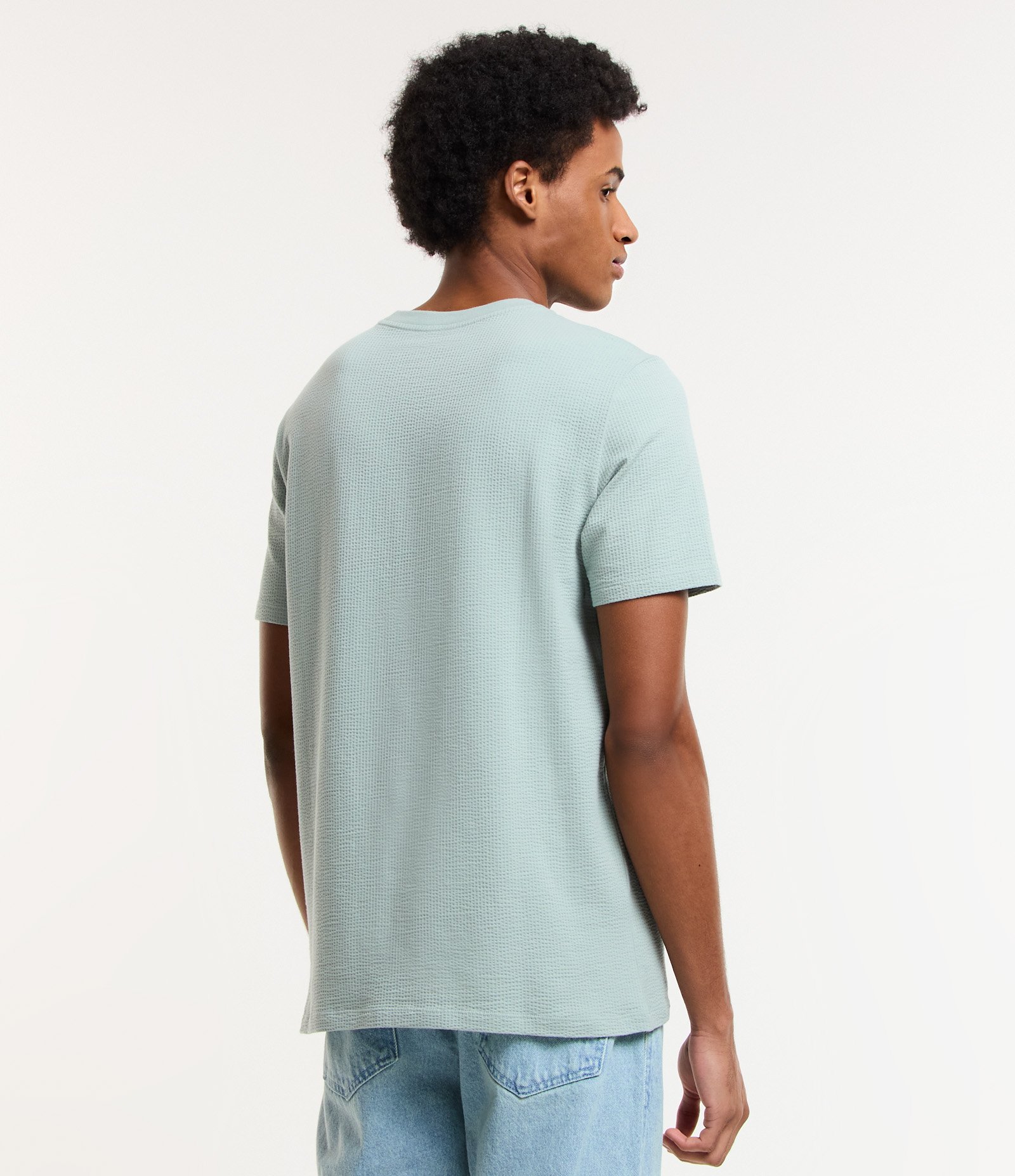 Camiseta Regular Ana Ruga com Textura Verde 3