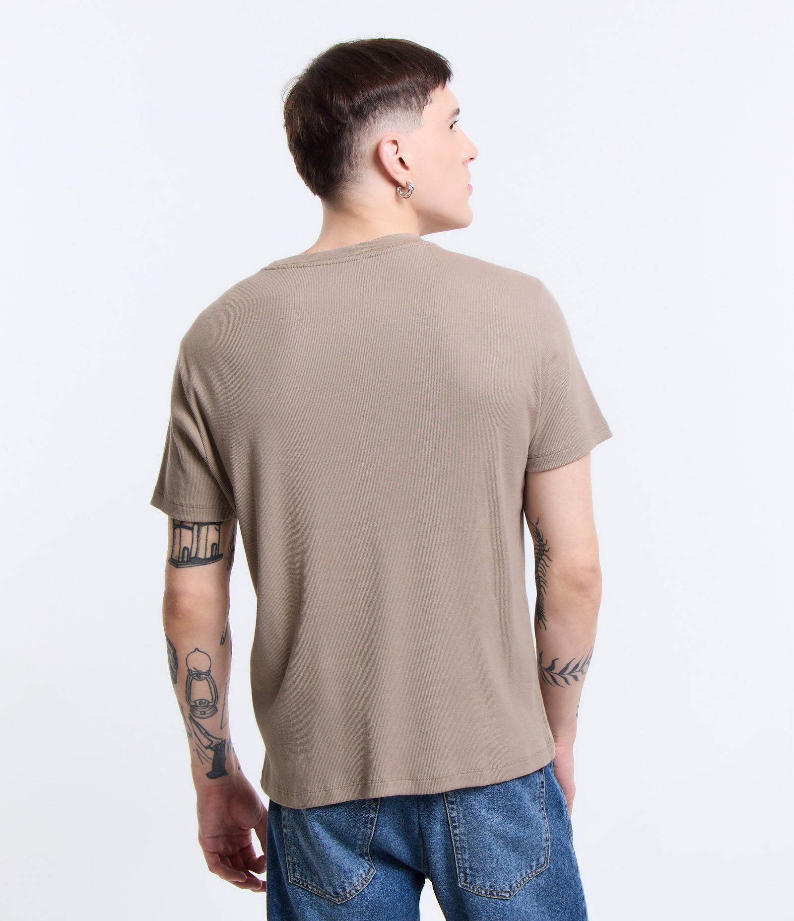 Camiseta Muscle em Ribana Texturizada Marrom 3
