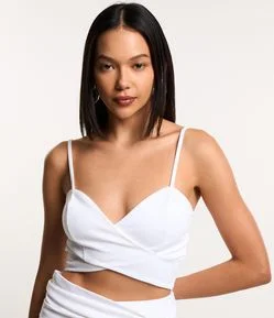 Blusa Cropped em Crepe com Decote Transpassado e Alcinhas