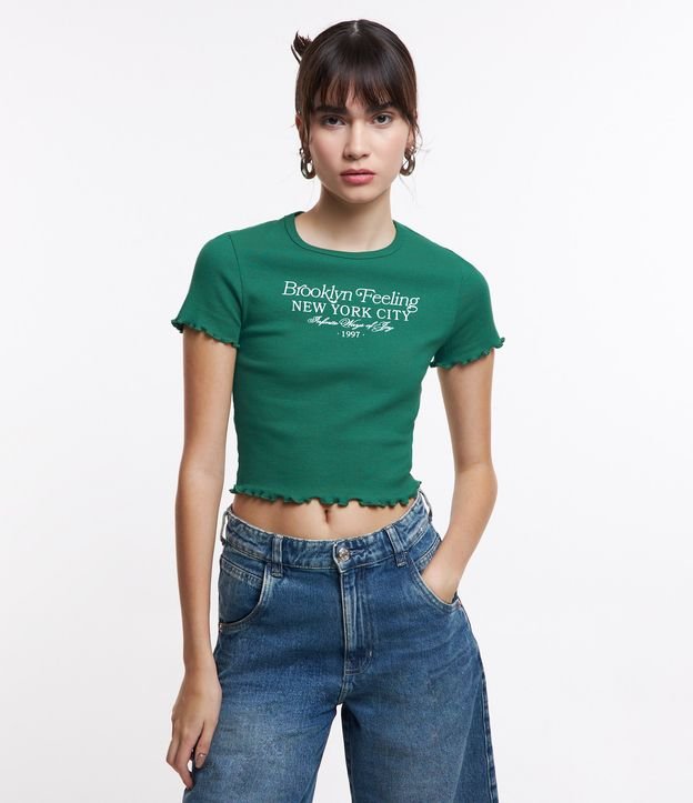 Blusa Curta em Ribana com Barra Frufru e Estampa Lettering