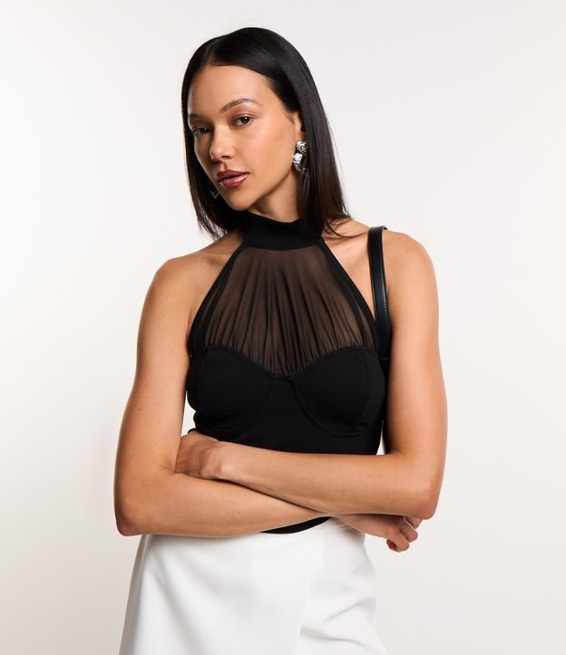 Blusa Cropped em Crepe e Tule no Busto
