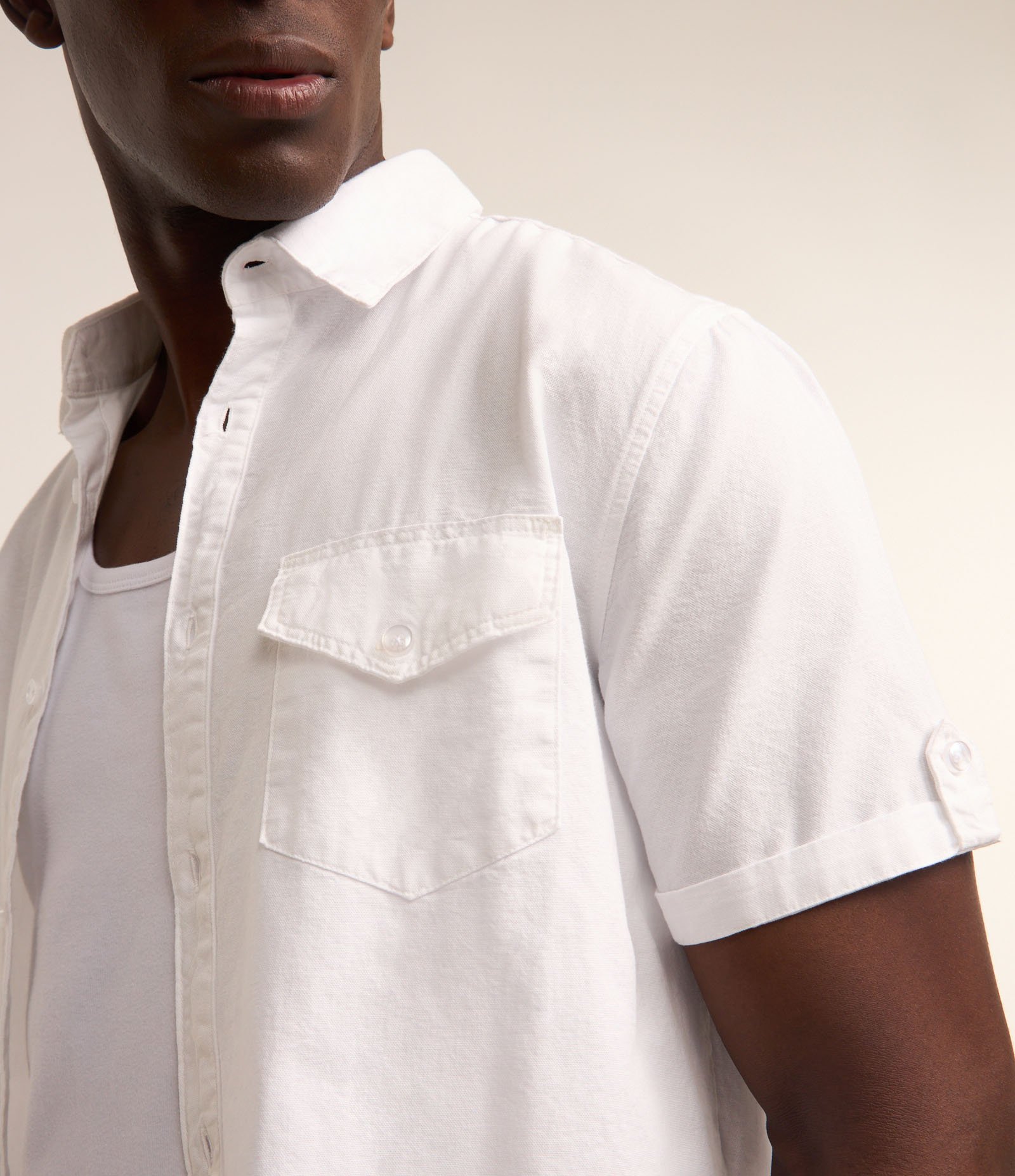 Camisa em Oxford com Bolsos e Dobra na Manga Branco 3