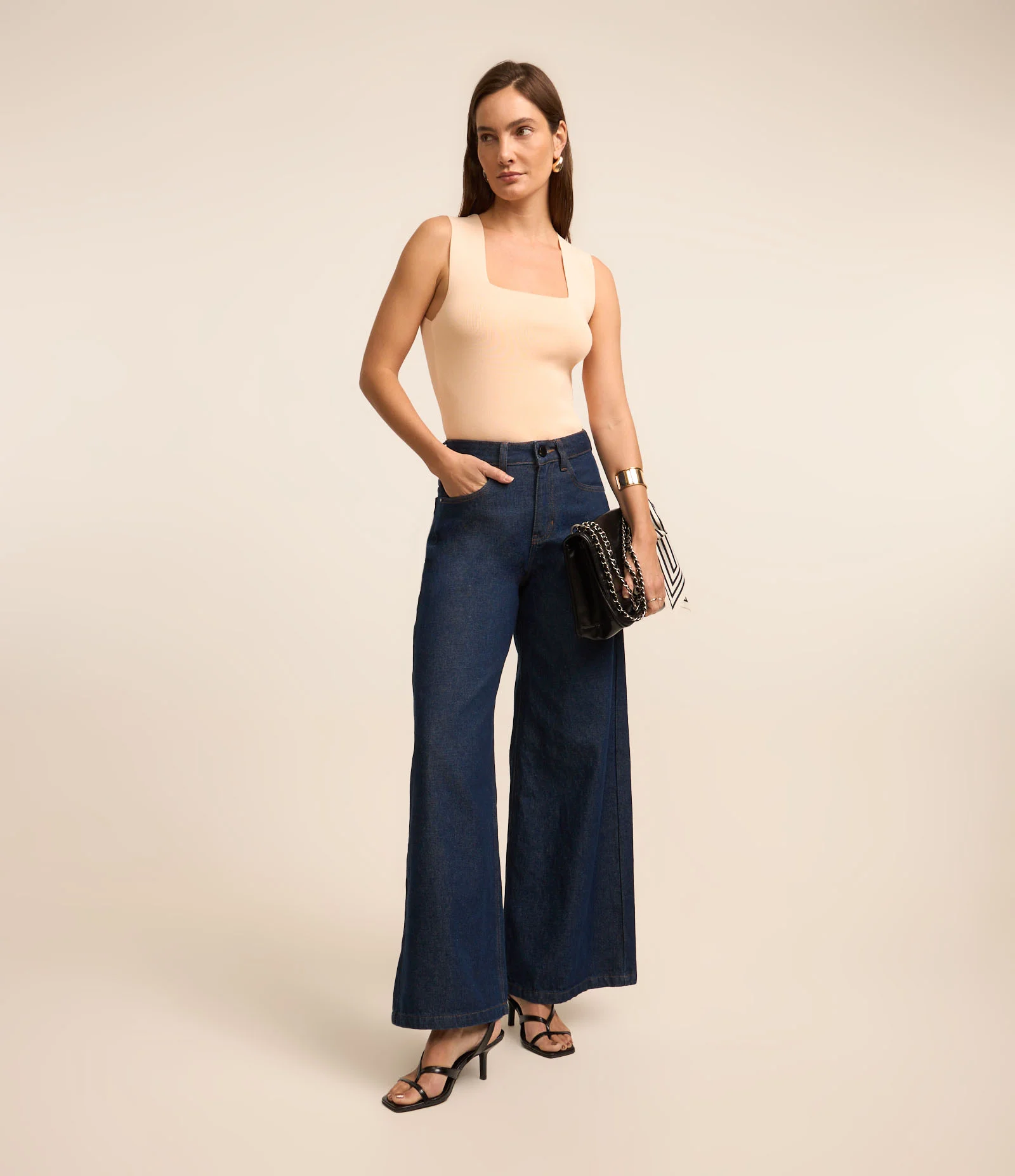 Blusa em Tricô com Decote Quadrado 2