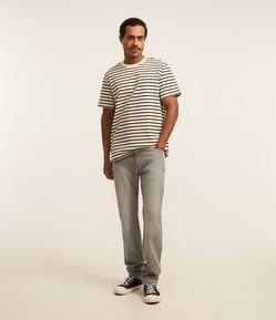 Calça Slim em Jeans com Puídos