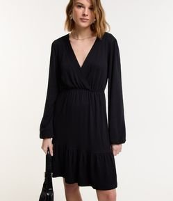 Vestido Curto Texturizado com Decote Transpassado