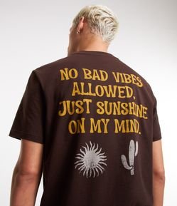 Camiseta Comfort em Algodão com Estampa No Bad Vibes