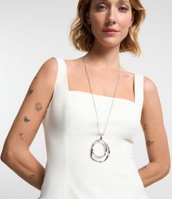 Colar Longo com Pingente Redondo Duplo