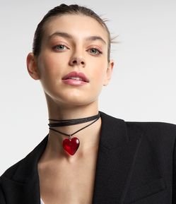 Colar em Cordão com Fio Encerado e Pingente de Coração