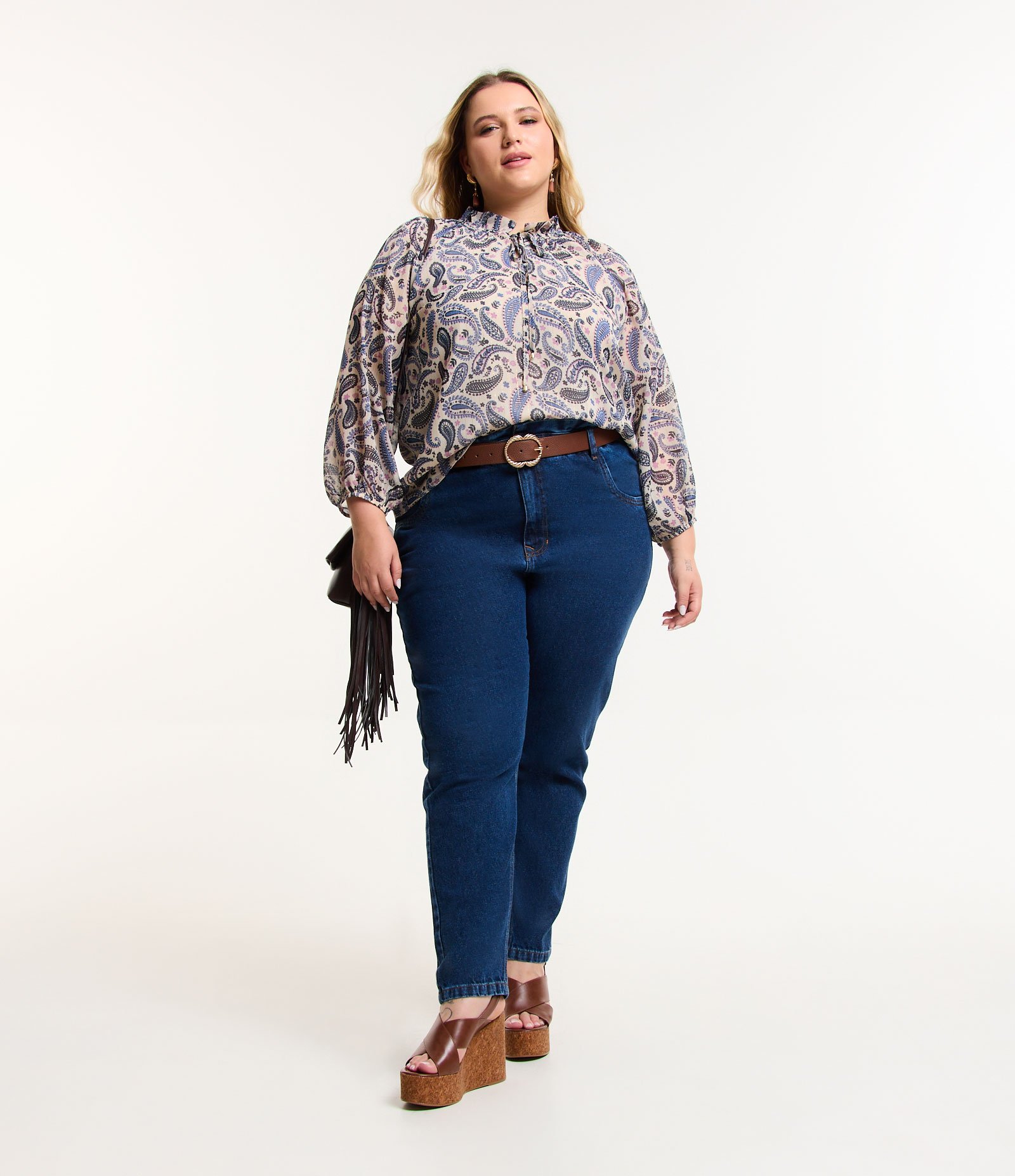 Blusa em Chiffon com Estampa Floral Paisley Curve & Plus Size Bege/Azul 2