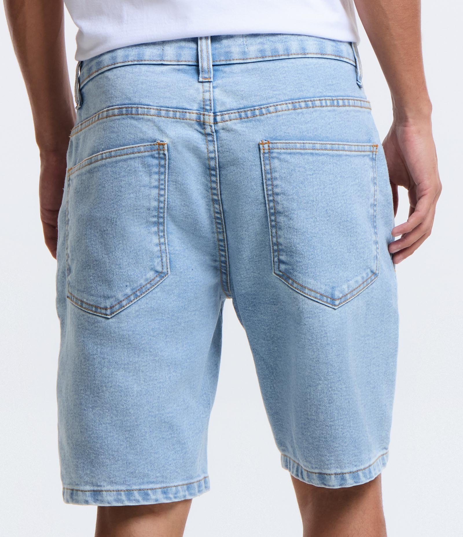 Bermuda Skinny em Jeans com Elastano Azul Claro 3