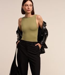 Body Básico em Poliamida com Gola Redonda