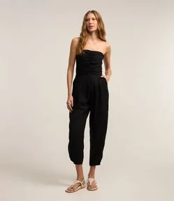 Macacão Tomara que Caia em Viscolinho com Busto Franzido