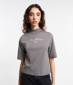 Camiseta Gola Alta em Algodão Estampa "Live it all Intensly"