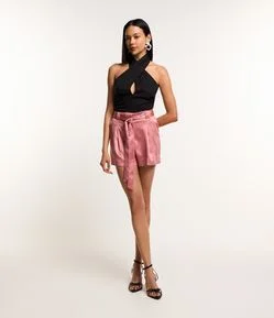 Short Curto em Cetim com Amarração e Pregas