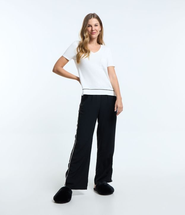 Pijama Longo em Viscose com Viés Contrastante