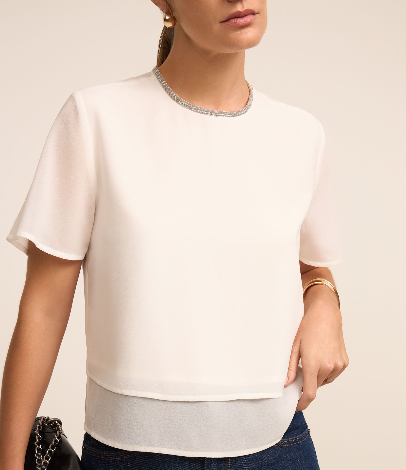 Blusa em Crepe com Brilho na Gola Redonda Branco 4