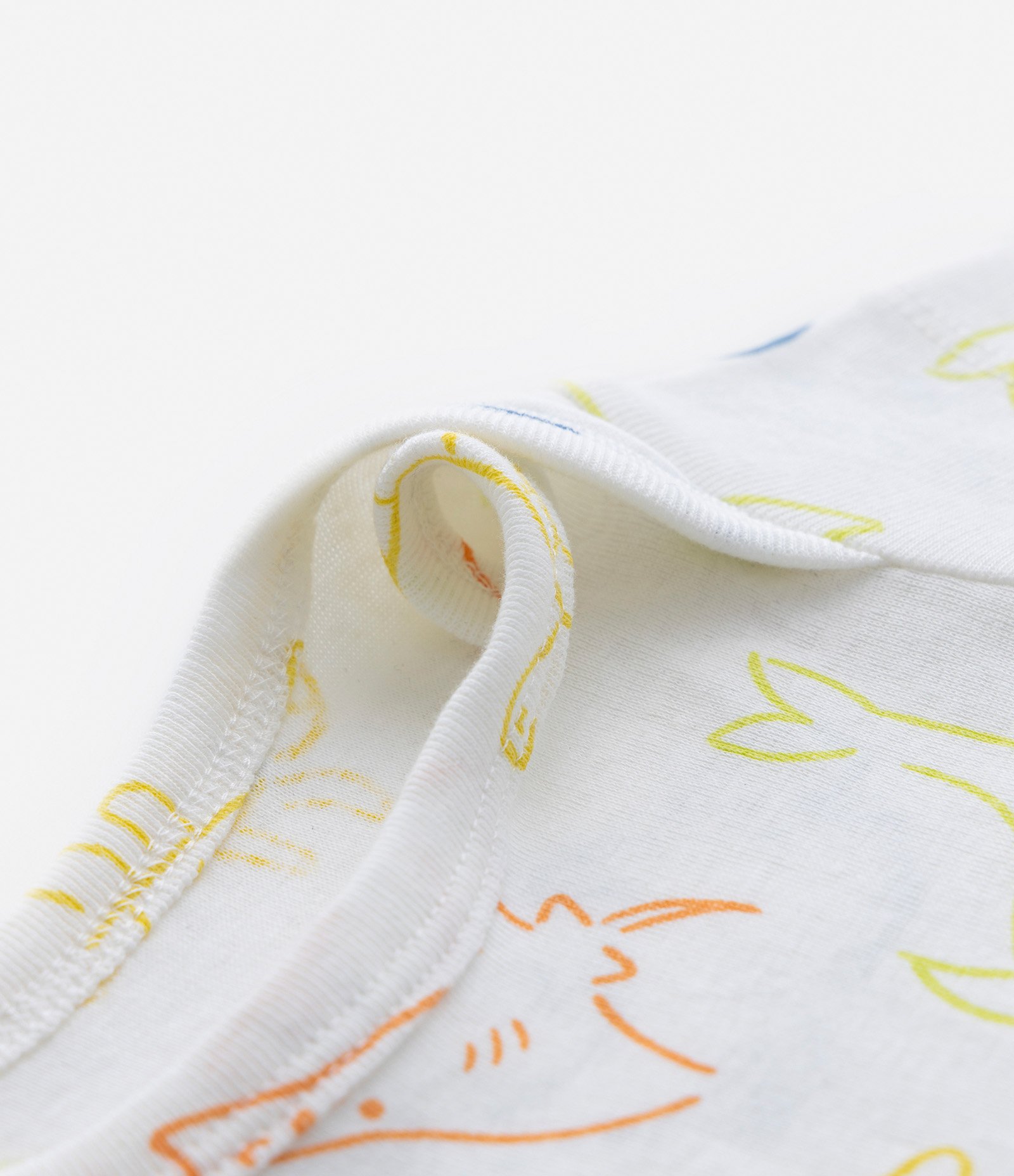 Body Infantil com Estampa Tubarões - Tam 0 a 18 meses Branco Neve 4