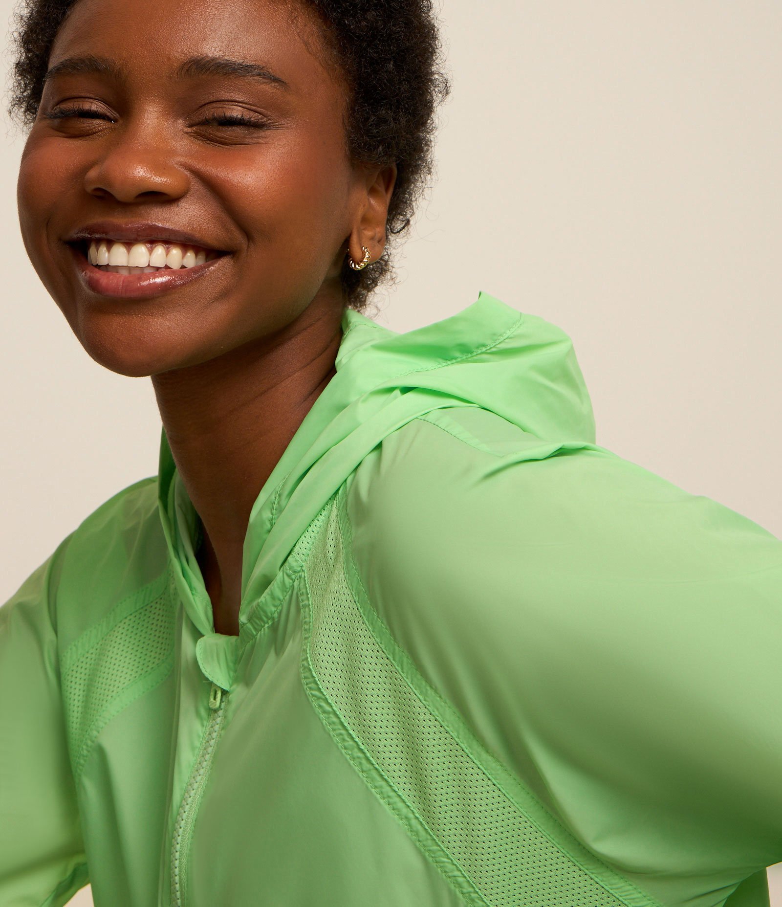 Jaqueta Corta Vento Esportiva Cropped com Efeito Tecnológico nas Costas Verde 5