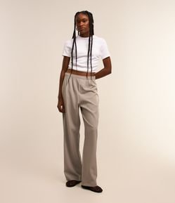 Calça Reta em Alfaiataria com Cós Fino e Pregas