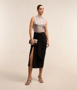 Saia Midi em Crepe com Fenda e Faixa Assimétrica