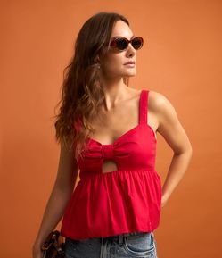 Blusa sem Manga em Tricoline com Recorte Vazado e Fechamento em Zíper