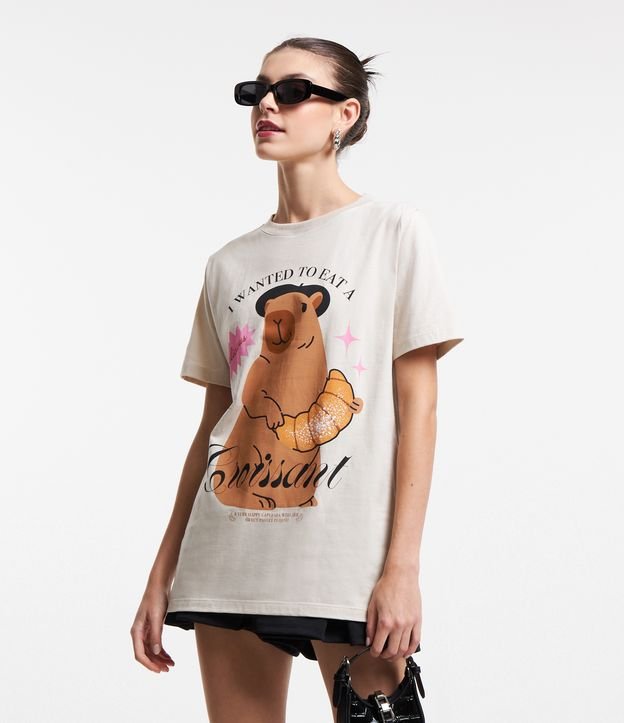 Camiseta Manga Curta em Algodão com Capivara Estampada