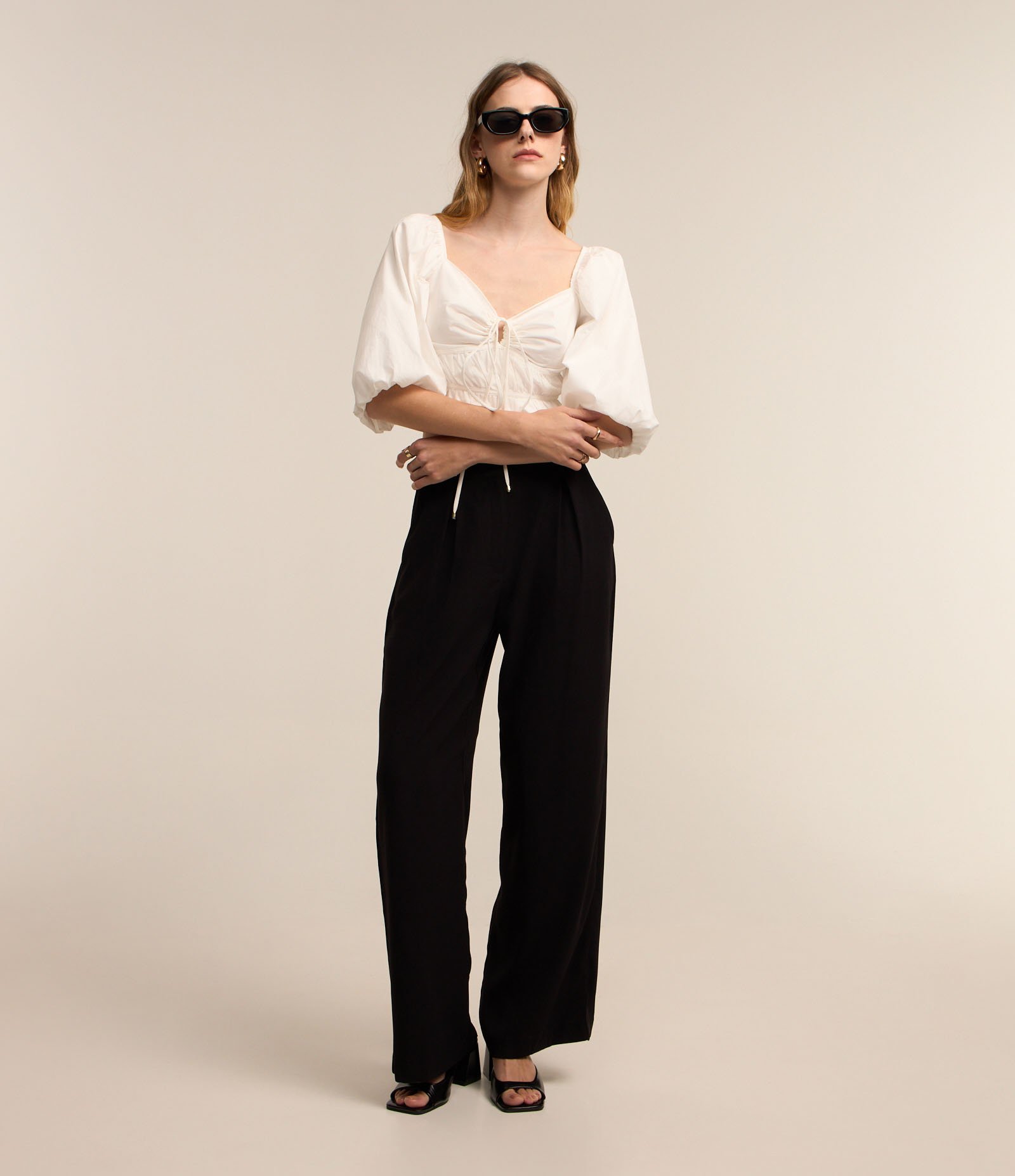 Blusa Cropped em Tricoline com Manga Balonê e Amarração Branco Neve 2