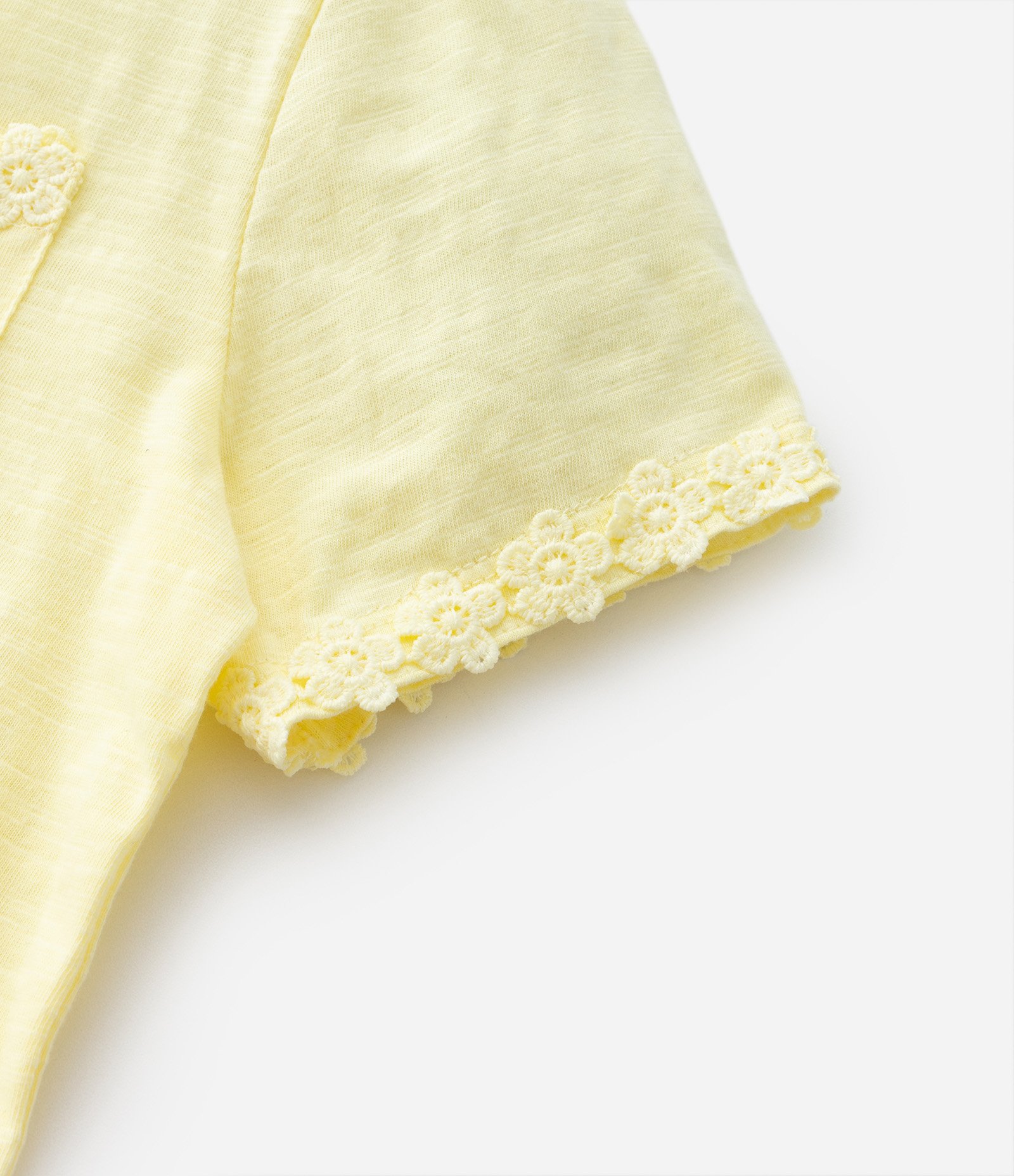 Blusa Infantil com Bolsinho e Bordado Broderie - Tam 1 a 5 Anos Amarelo 4