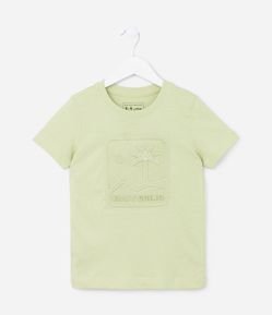 Camiseta Infantil com Estampa Embossed de Praia - Tam 5 a 14 Anos