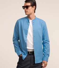 Camisa em Oxford com Abotoamento Frontal