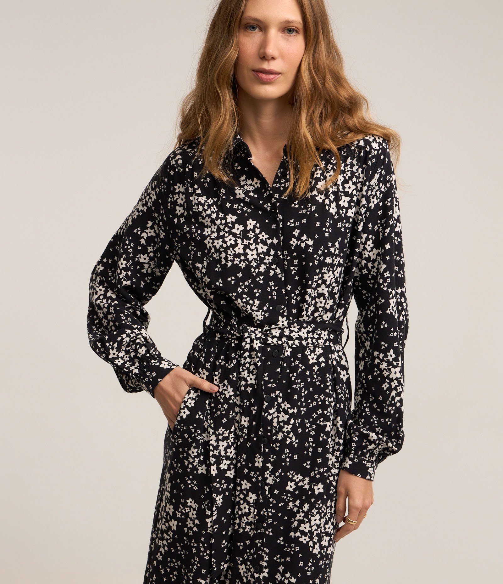 Vestido Chemise Longo em Viscolinho Floral Preto 4