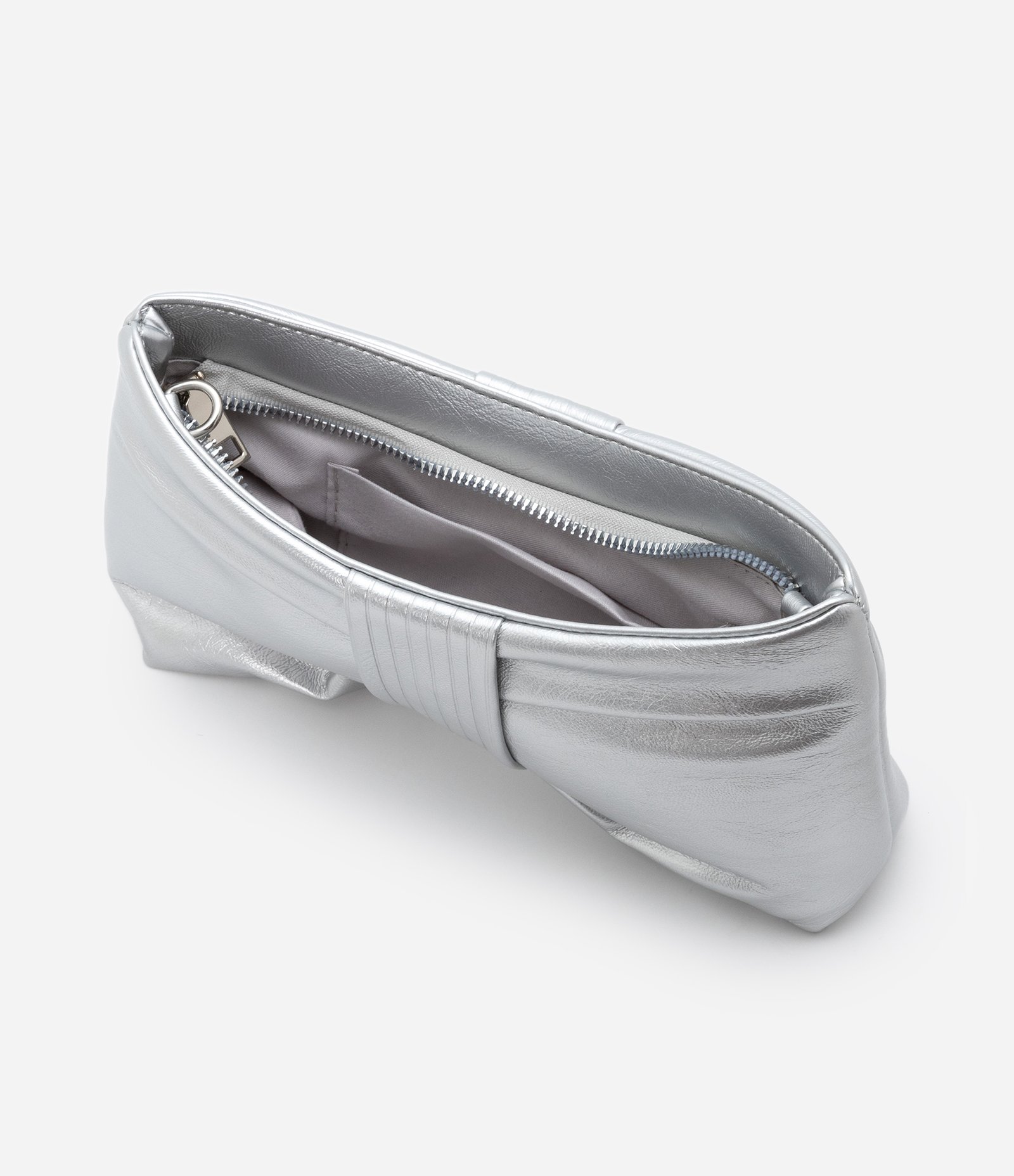 Bolsa Pequena com Formato de Laço e Alça de Corrente Prata 6