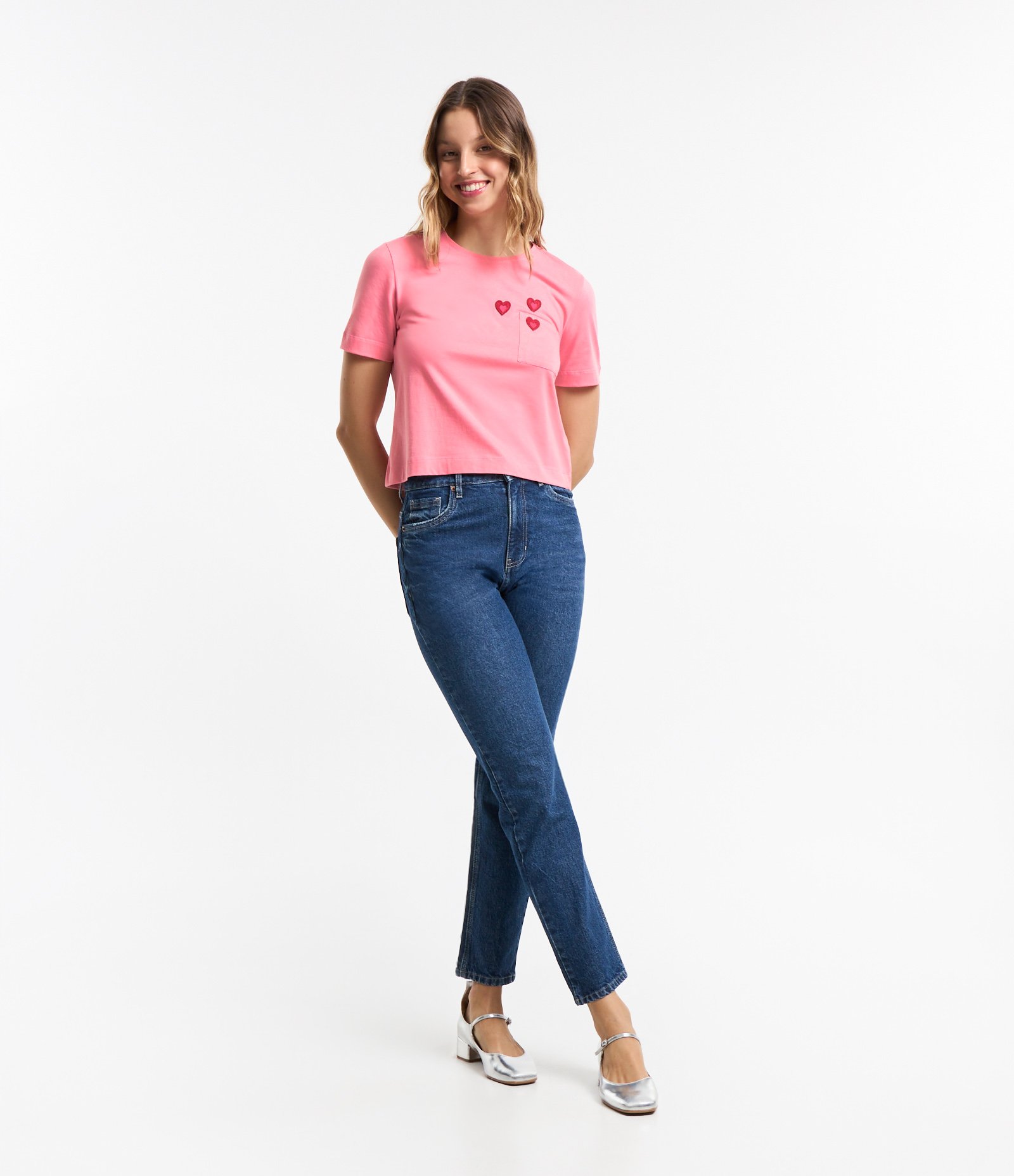 Blusa em Algodão com Bolso e Corações Bordados 3D Rosa 2