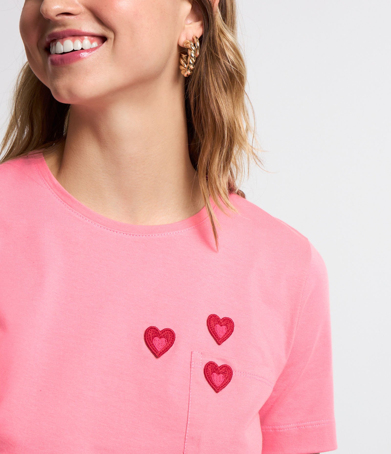 Blusa em Algodão com Bolso e Corações Bordados 3D Rosa 4