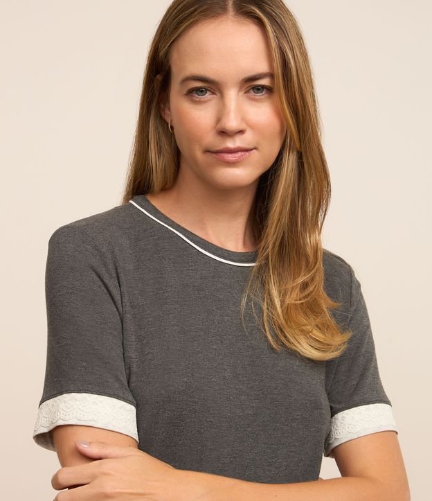 Pijama Capri em Viscose com Detalhes em Renda
