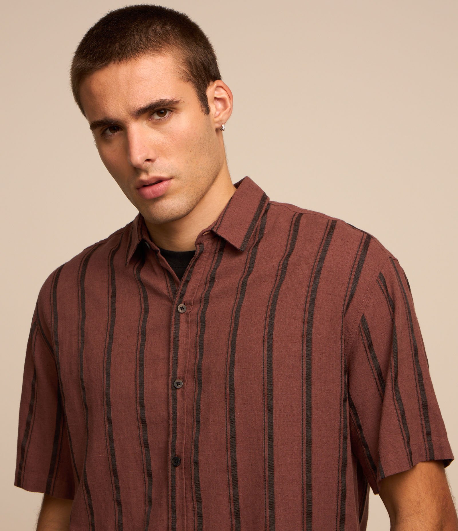 Camisa Relaxed com Textura de Tela e Listras Verticais com Cânhamo Marrom 4